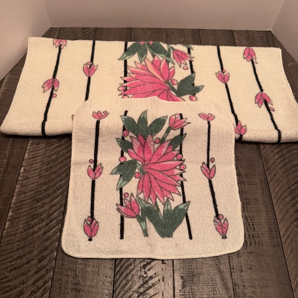 Dundee Vintage Bath Towel Wash Cloth Set White Pink Floral Bathroom Decor‎ New